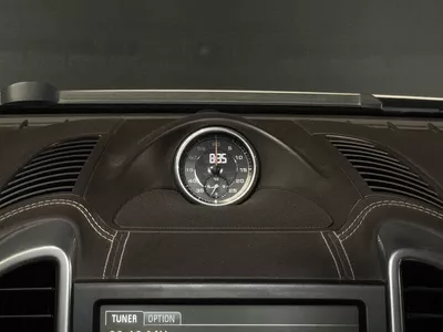 Porsche Cayenne GTS-12