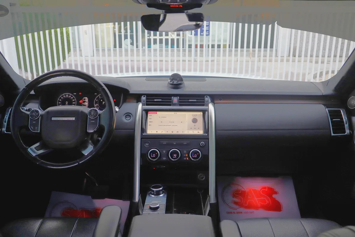 Land Rover Discovery HSE 2018-GCC Specs - Original Paint-4-4