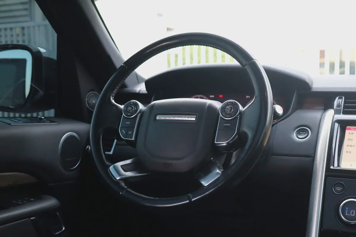 Land Rover Discovery HSE 2018-GCC Specs - Original Paint-5-5