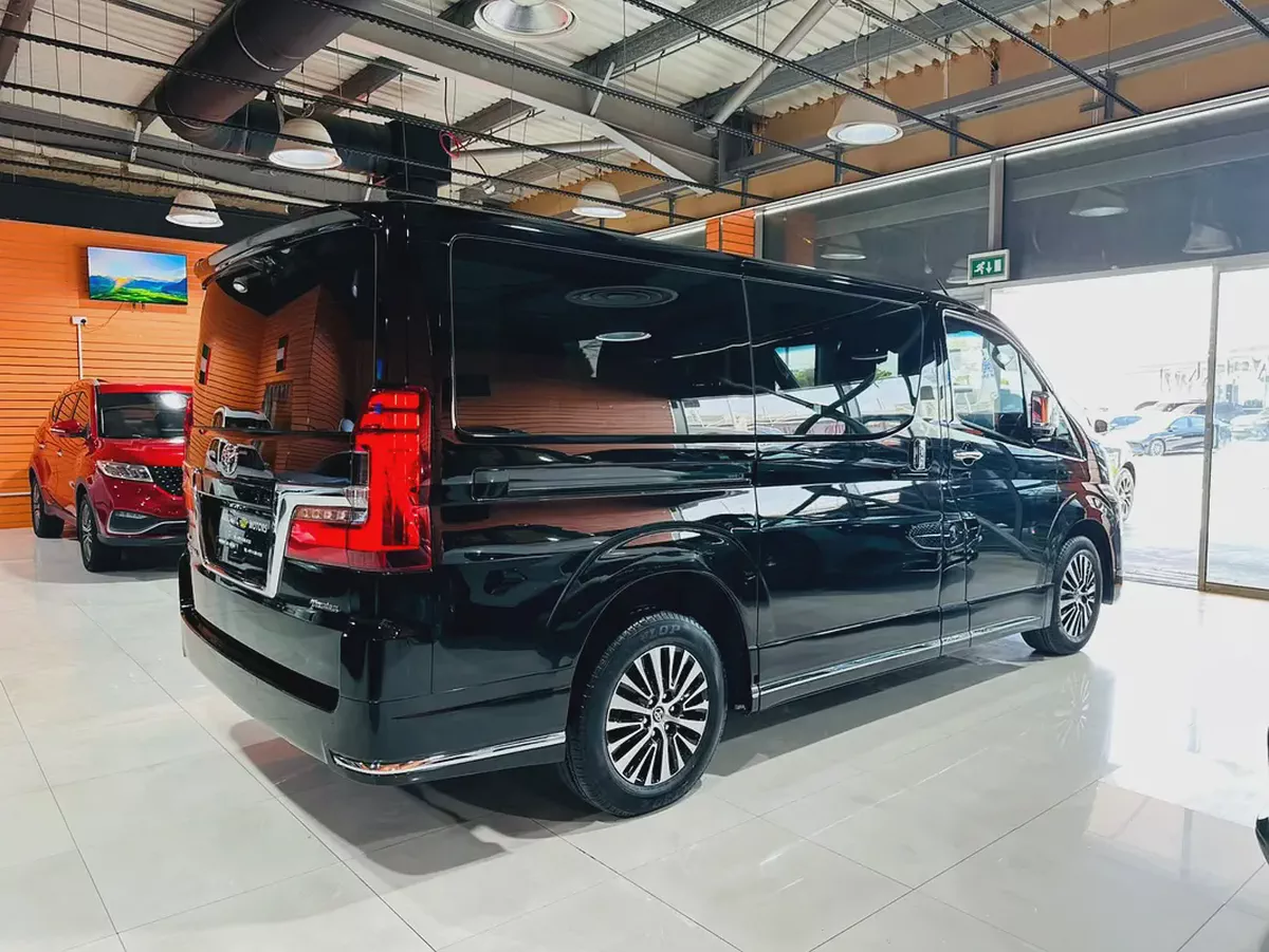 TOYOTA GRANVIA PREMIUM BLACK 2026 V6 3.5L - DEALER WARRANTY - GCC SPECIFICATION-5-5
