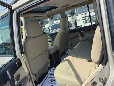 Mitsubshi pajero 2013 fullopshin goldcolor GCC-5