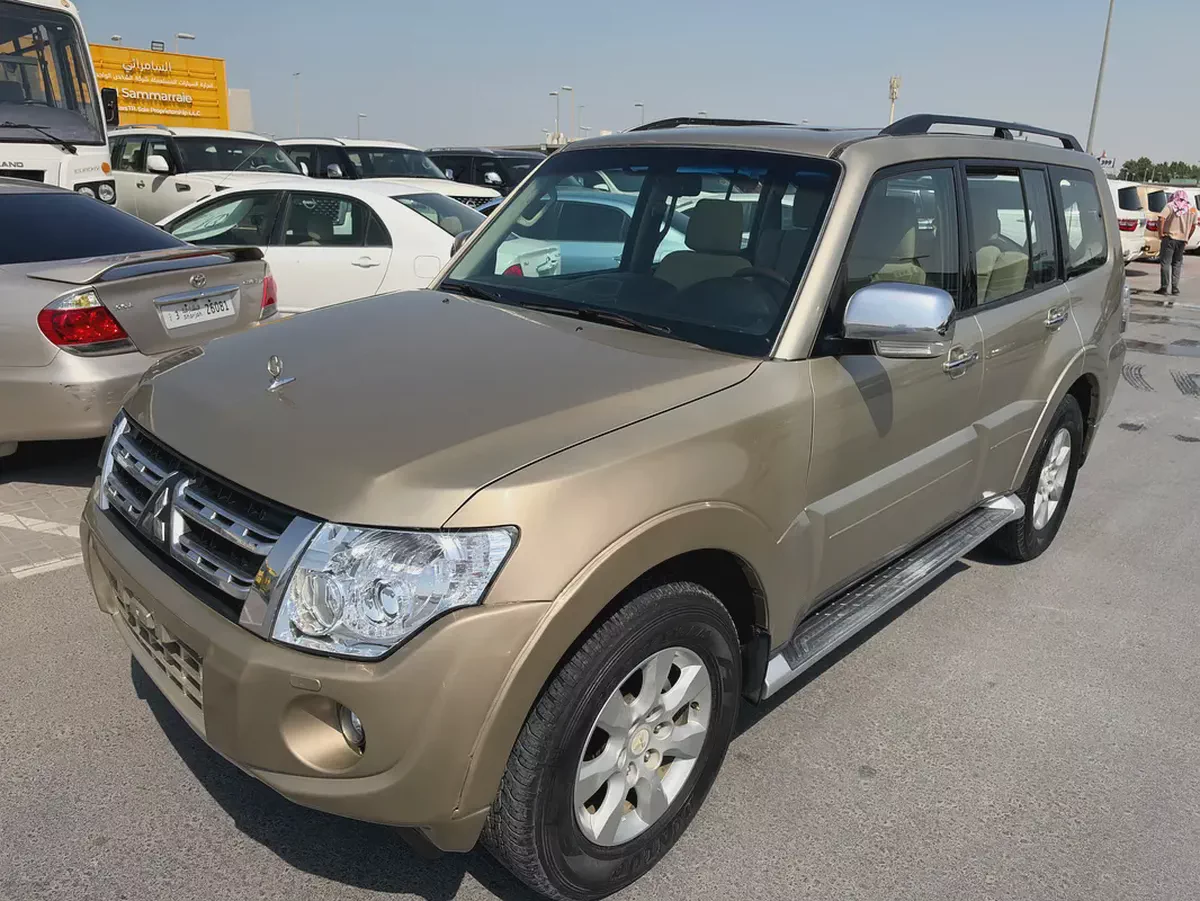 Mitsubshi pajero 2013 fullopshin goldcolor GCC-1-1
