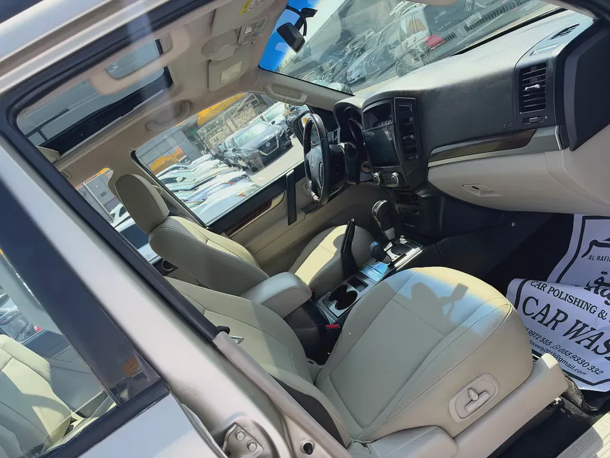 Mitsubshi pajero 2013 fullopshin goldcolor GCC-7-7