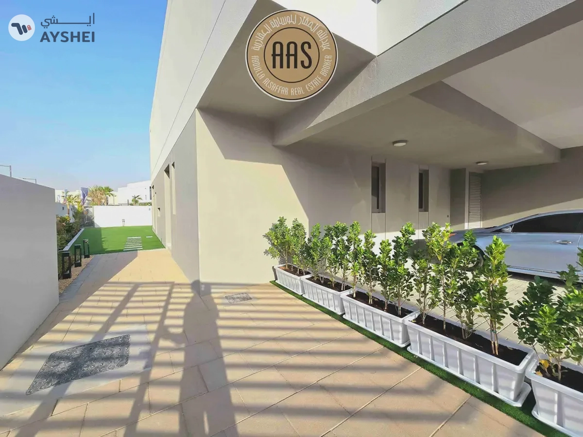 Brand New 5 BR Villa || Corner Unit Fully Fitted Kitchen-26-26
