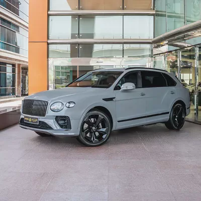Bentley Bentayga EWB V8 2023  DONE ONLY 300KM-0