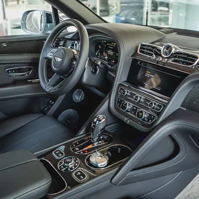 Bentley Bentayga EWB V8 2023  DONE ONLY 300KM-7