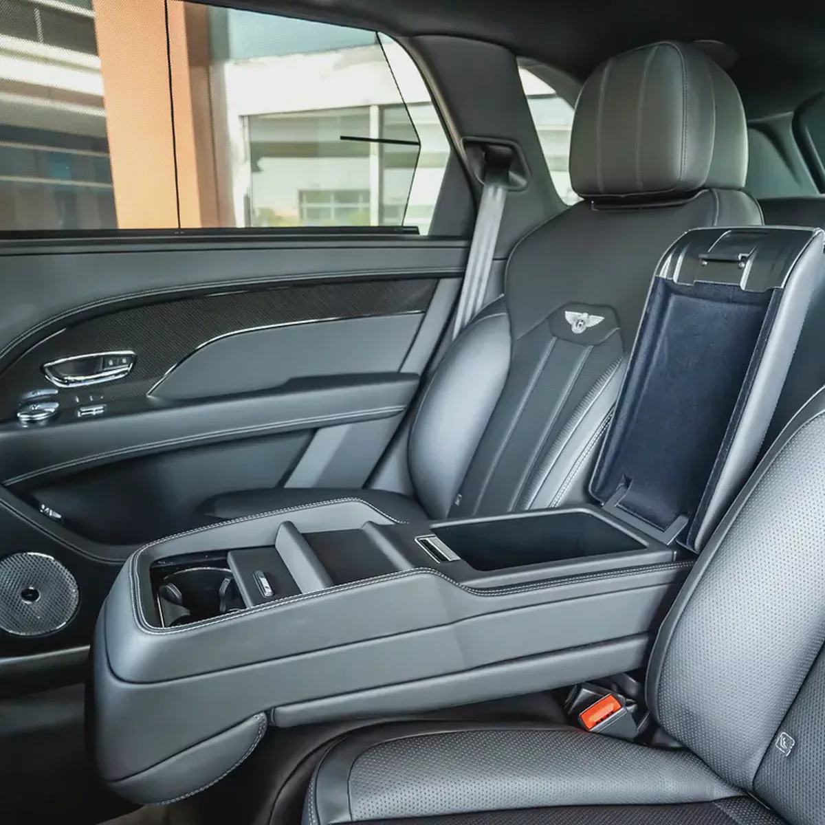 Bentley Bentayga EWB V8 2023  DONE ONLY 300KM-15-15