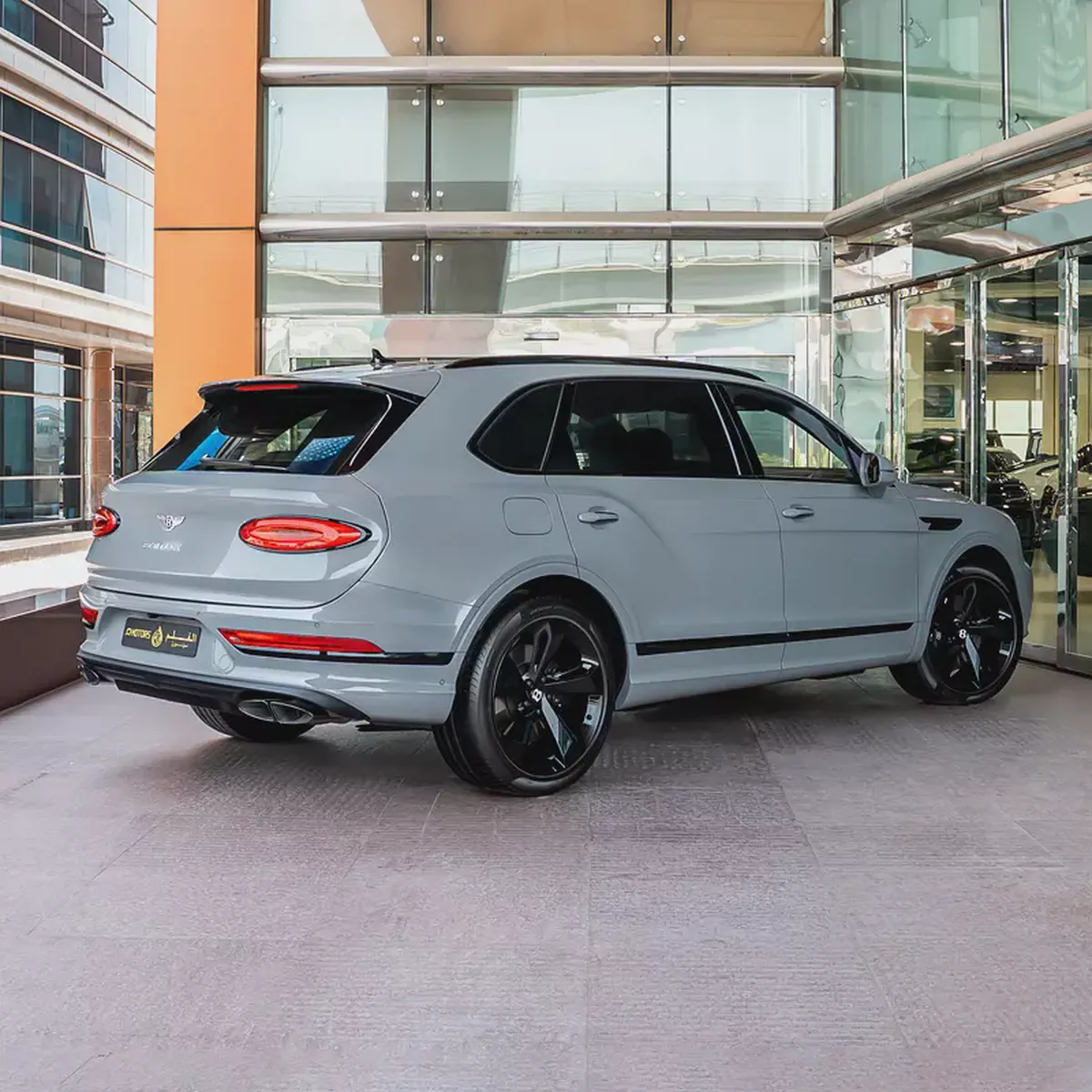 Bentley Bentayga EWB V8 2023  DONE ONLY 300KM-2-2