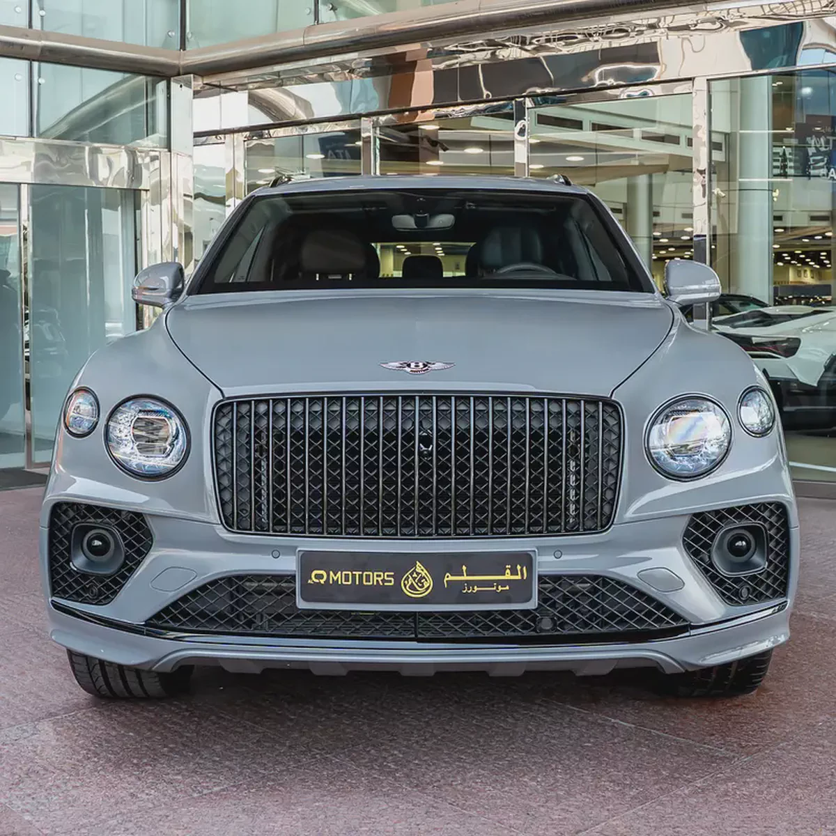 Bentley Bentayga EWB V8 2023  DONE ONLY 300KM-4-4