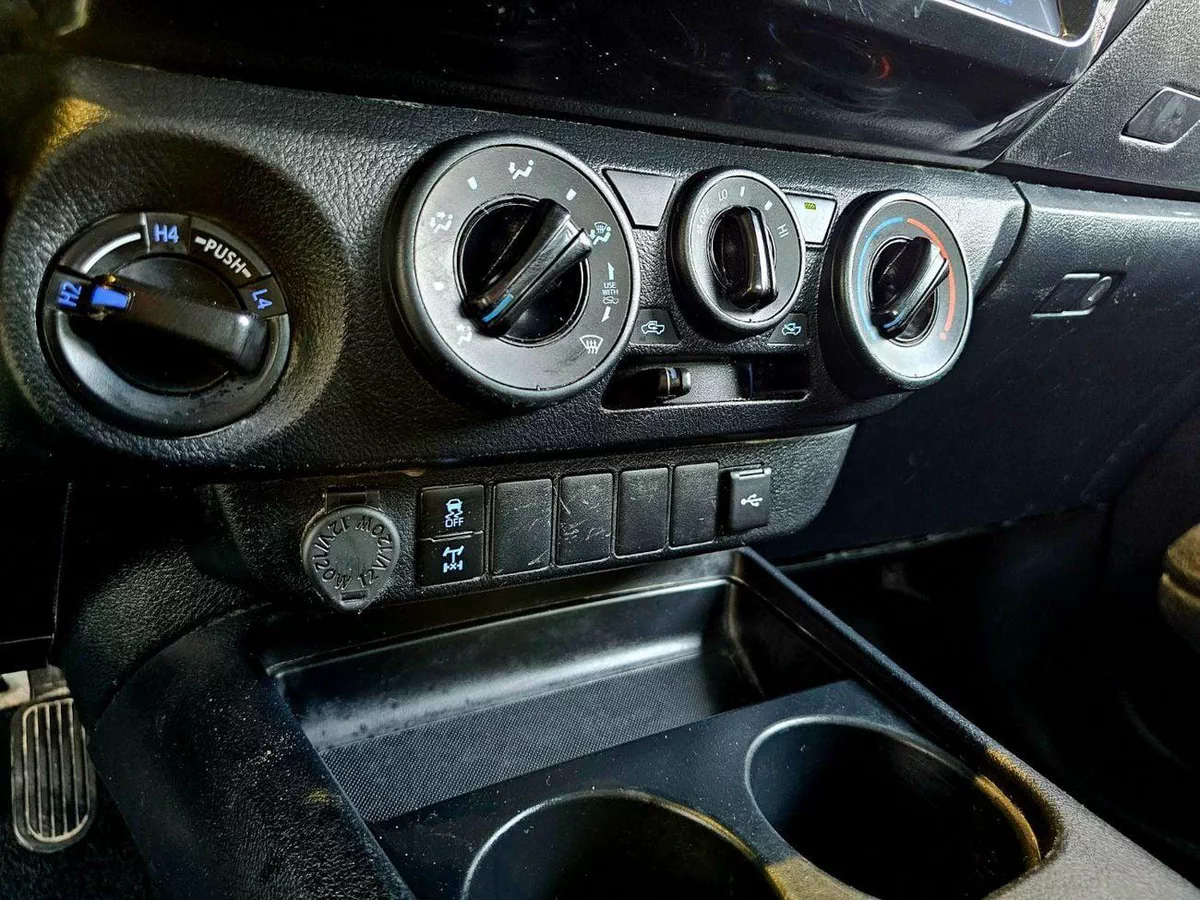 Toyota Hilux SGLX HILUX DIESEL / AUTOMATIC / WIDE BODY/ AUTO WINDOWS / FULL OPTION-15-0
