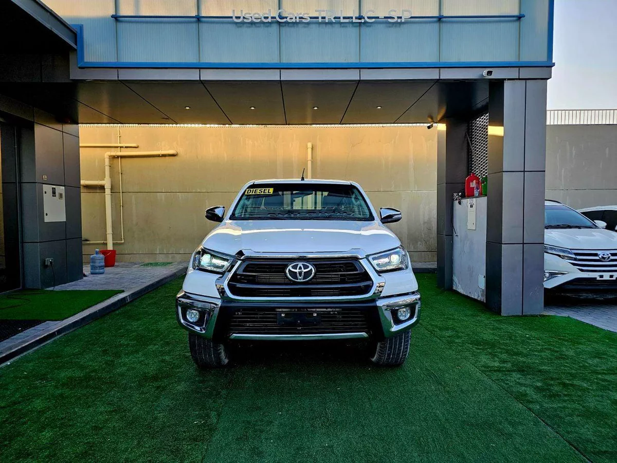 Toyota Hilux SGLX HILUX DIESEL / AUTOMATIC / WIDE BODY/ AUTO WINDOWS / FULL OPTION-1-0