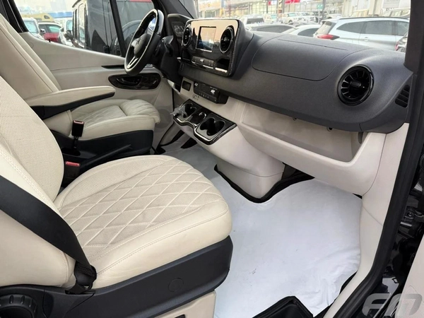 New Mercedes Benz Sprinter 2025