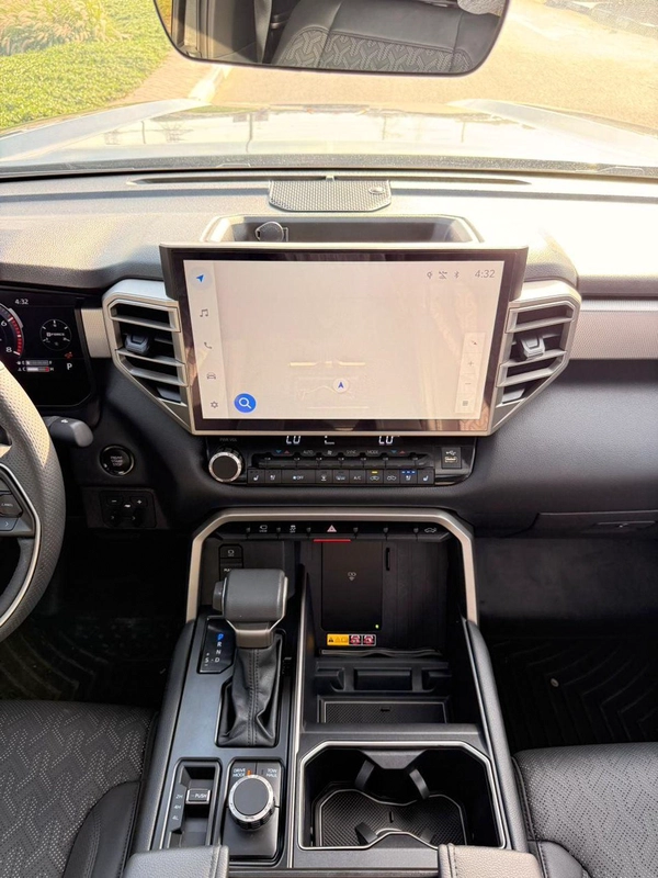 Toyota Tundra Limited edition// panoramic, 360 camera// full option 2025