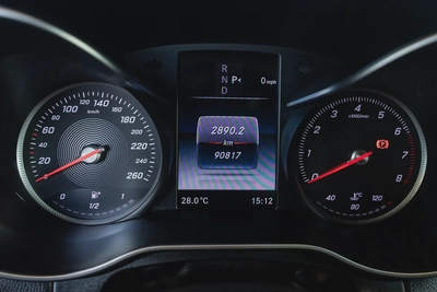 Mercedes-Benz C-Class 200-7