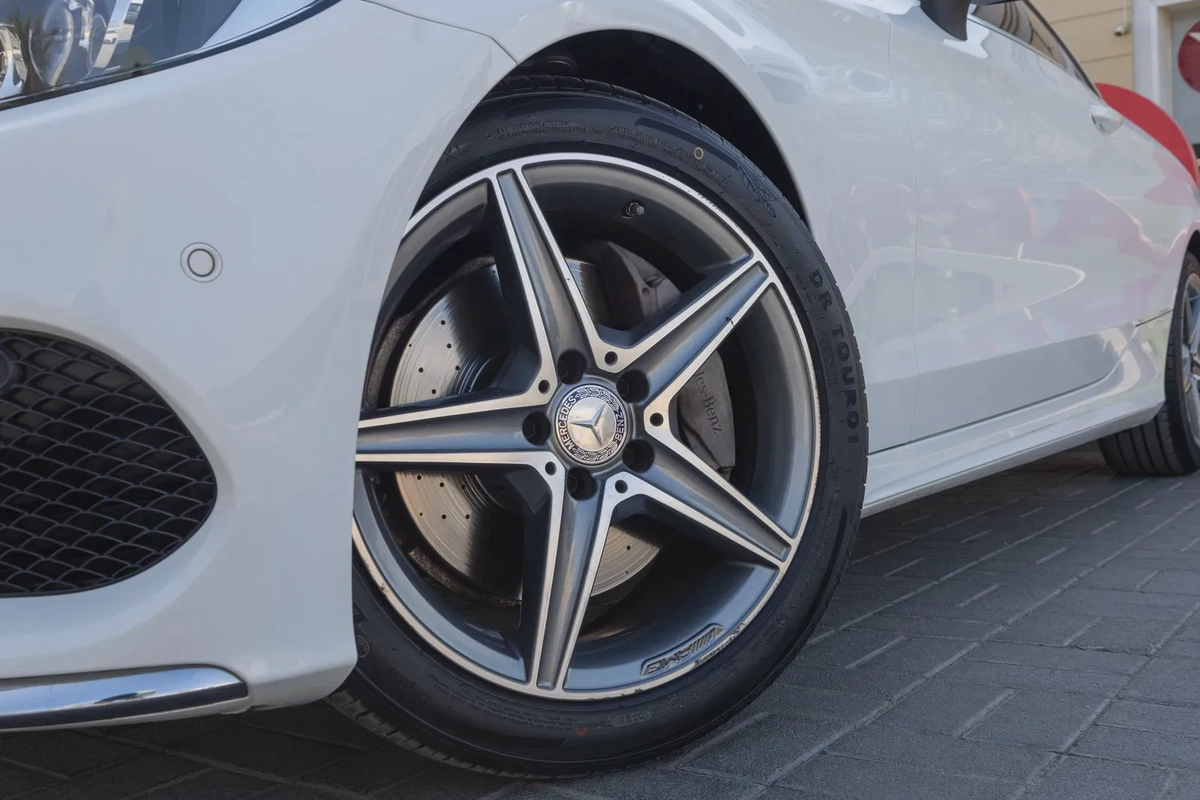 Mercedes-Benz C-Class 200-9-9