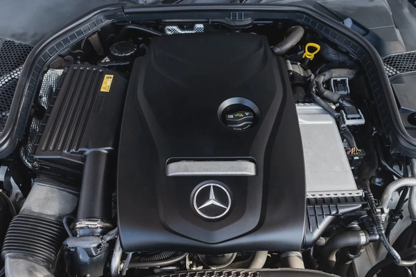 Mercedes-Benz C-Class 200