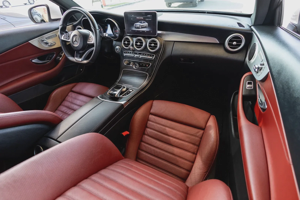 Mercedes-Benz C-Class 200-5-5