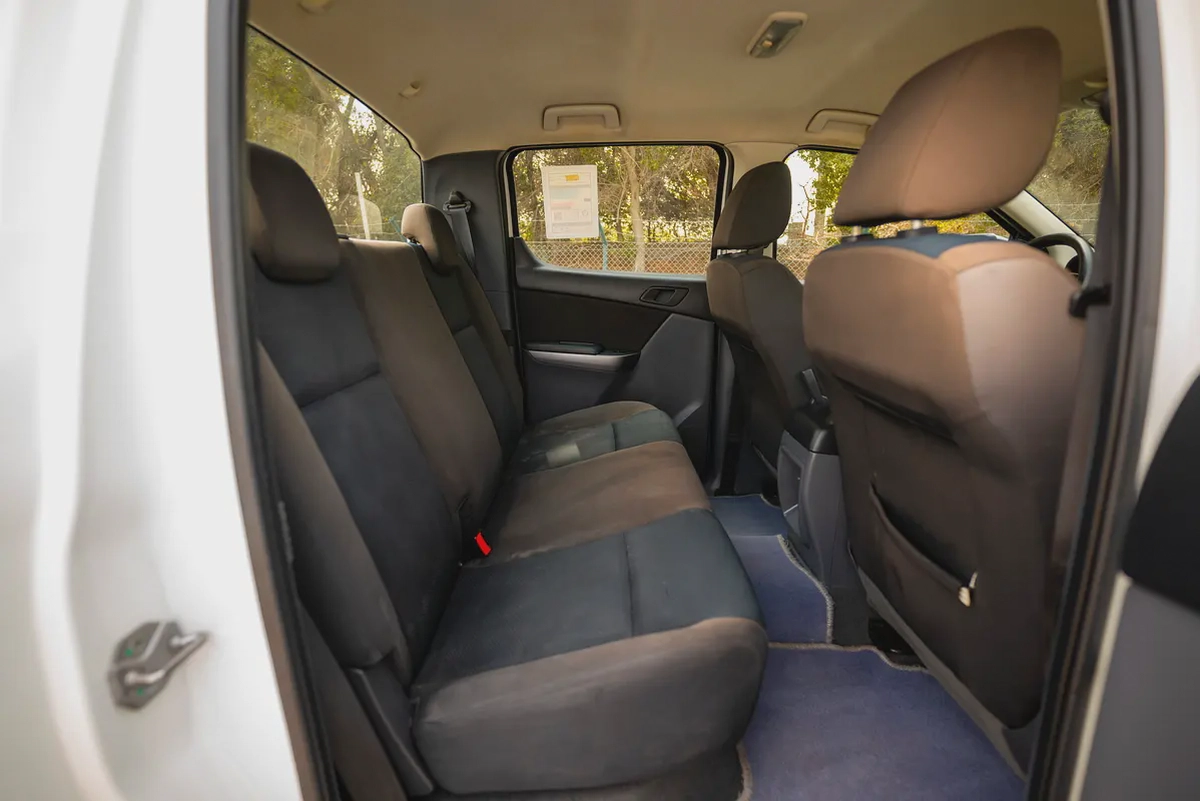 Mazda BT-50 | Double Cabin 4X2 | Manual | GCC Specs | Ref#M72436