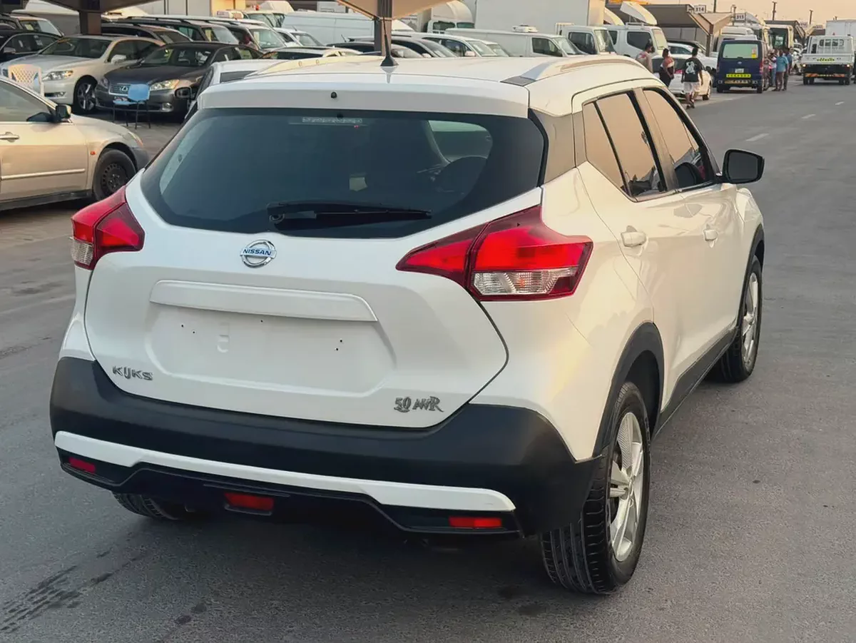 Nissan Kicks SV 2018 | GCC Specs | Well Maintained-2-2