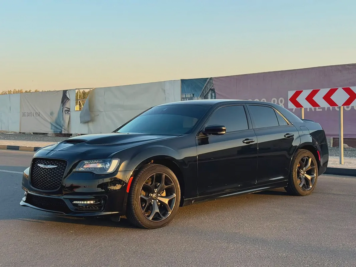 كرايسلر c300 مواصفات امريكية 2022 6 سلندر بحالة جيدة-2-2