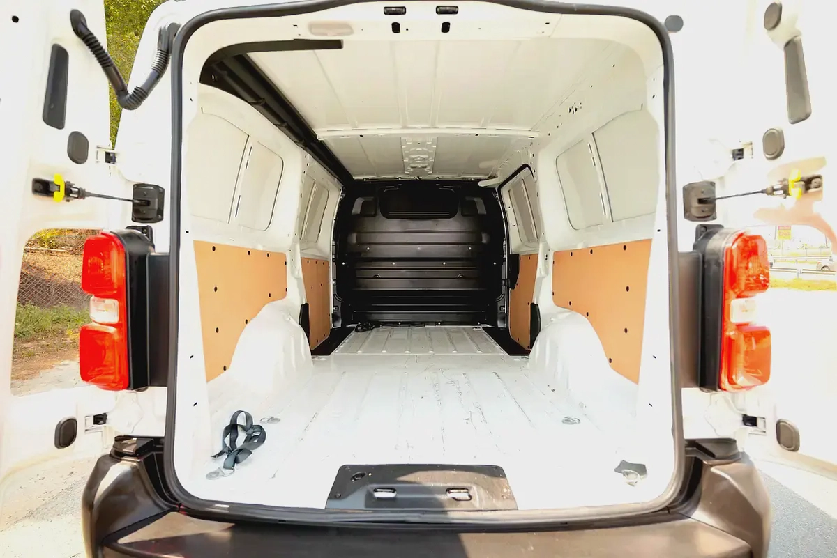 Peugeot Expert | Delivery Van | Automatic Diesel | GCC Specs | Ref#P01276-6-6
