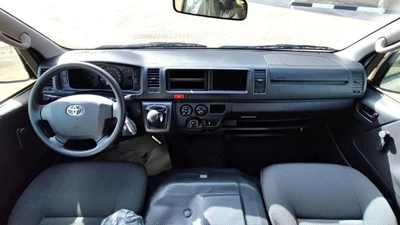 Toyota Hiace TOYOTA HIACE 2.5L TURBO DIESEL 15 SEATER H.ROOF MT 2025-3