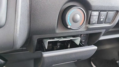 Toyota Hiace TOYOTA HIACE 2.5L TURBO DIESEL 15 SEATER H.ROOF MT 2025-17