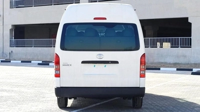 Toyota Hiace TOYOTA HIACE 2.5L TURBO DIESEL 15 SEATER H.ROOF MT 2025-5