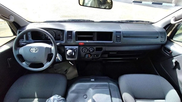 Toyota Hiace TOYOTA HIACE 2.5L TURBO DIESEL 15 SEATER H.ROOF MT 2025