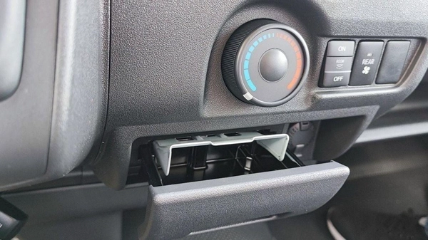 Toyota Hiace TOYOTA HIACE 2.5L TURBO DIESEL 15 SEATER H.ROOF MT 2025