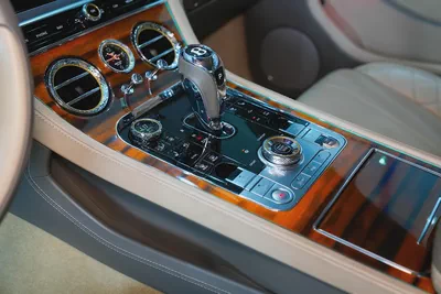 2019 - Bentley Continental GT V12 - Perfect inside and out for 399,000.00 AED-11