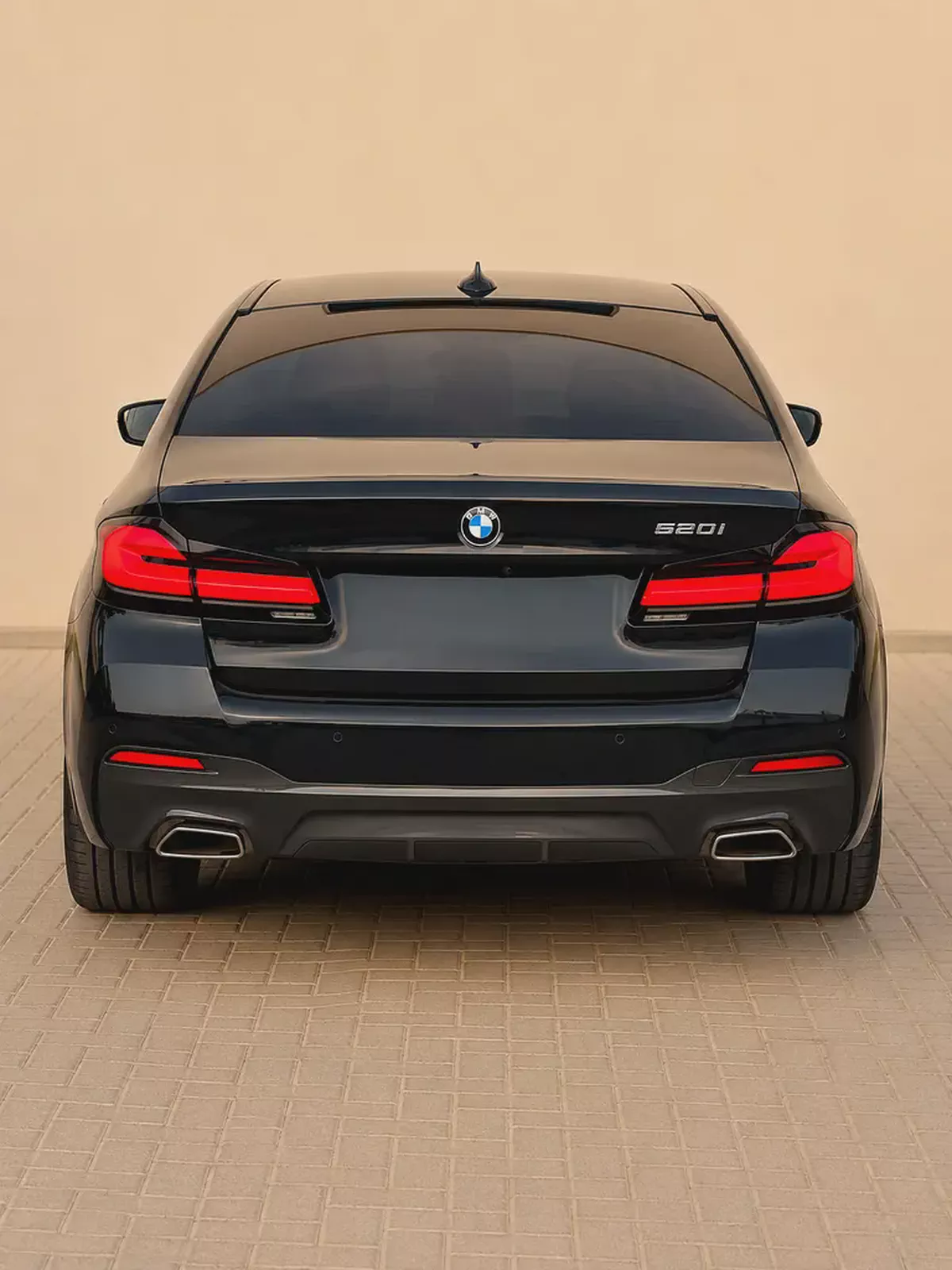BMW 5-Series 520i M Sport 2023 | GCC Specs | Low Mileage-10-10