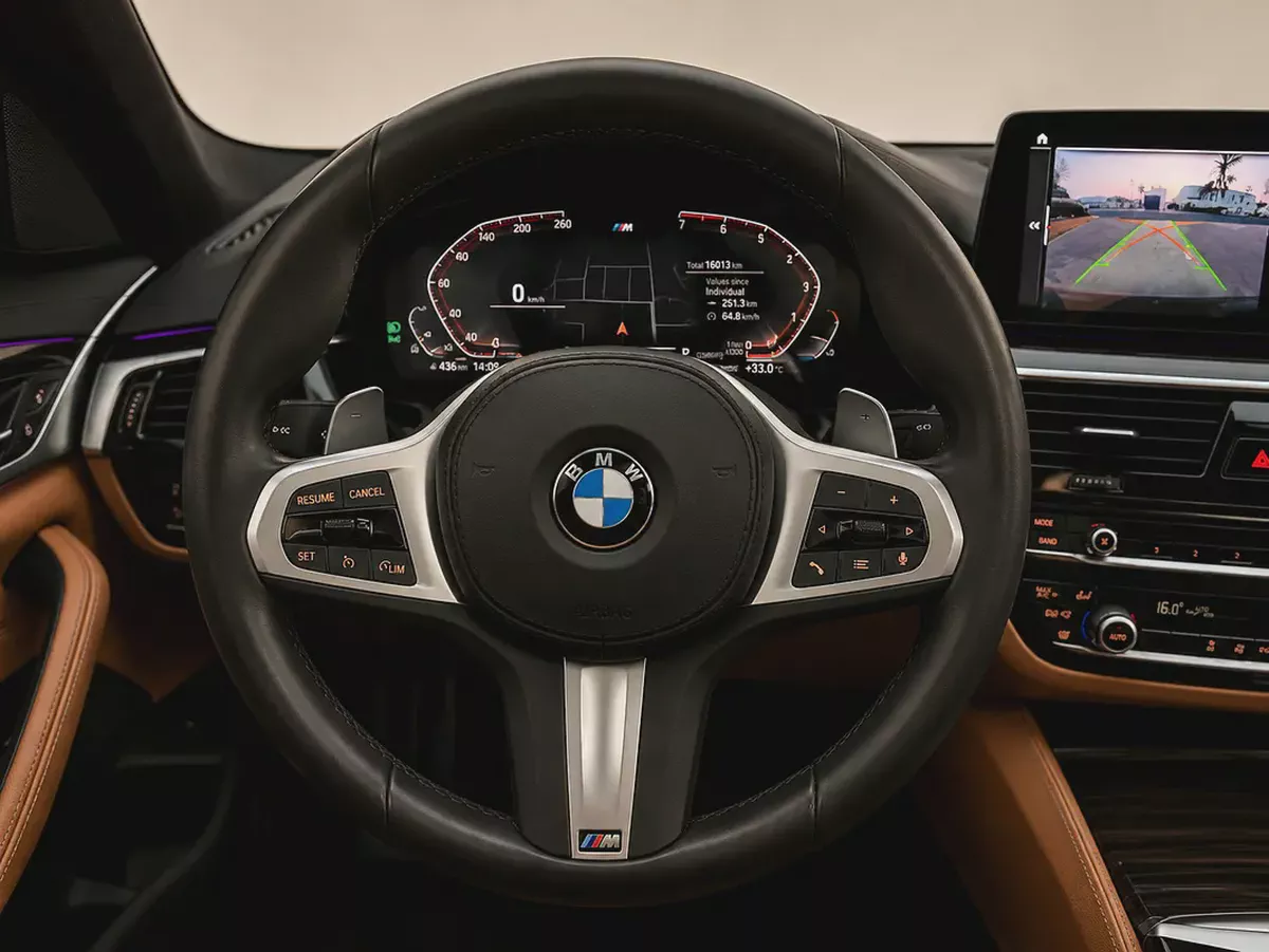 BMW 5-Series 520i M Sport 2023 | GCC Specs | Low Mileage-16-16