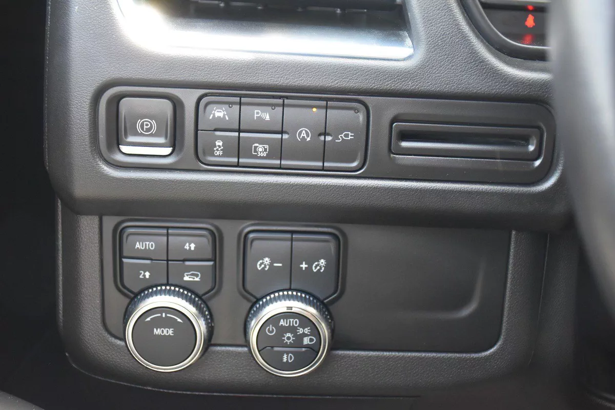 GMC YUKON SLT 2022 | WHITE-5-5