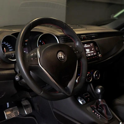 AED 861 P.M • 0% Downpayment • Alfa Romeo Giulietta Veloce • 1 Year Warranty-7