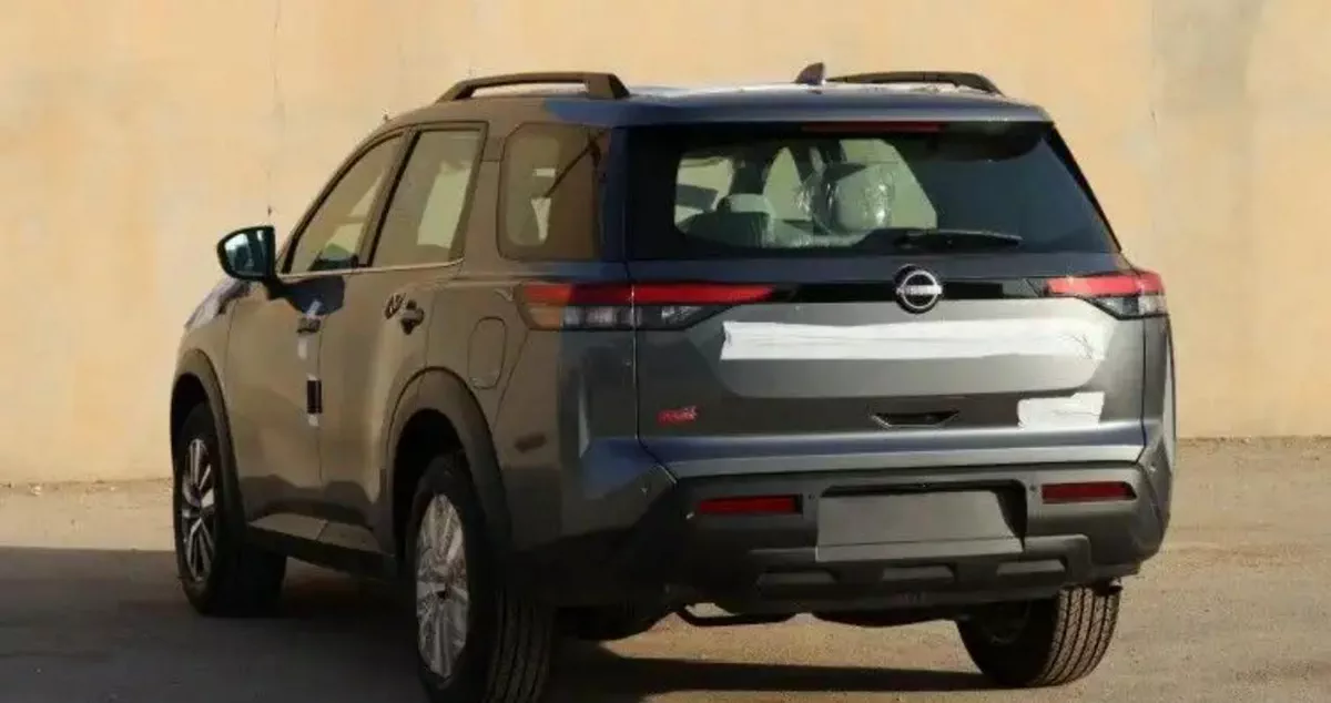 Nissan Pathfinder – Silver SUV with Grey & Beige Interior-3-3