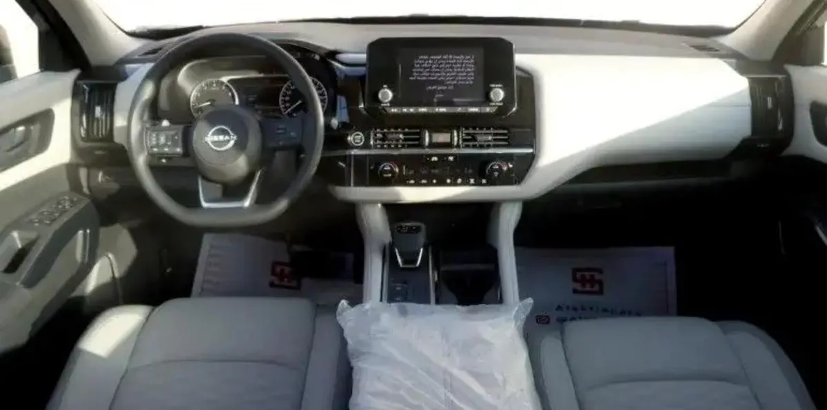Nissan Pathfinder – Silver SUV with Grey & Beige Interior-5-5
