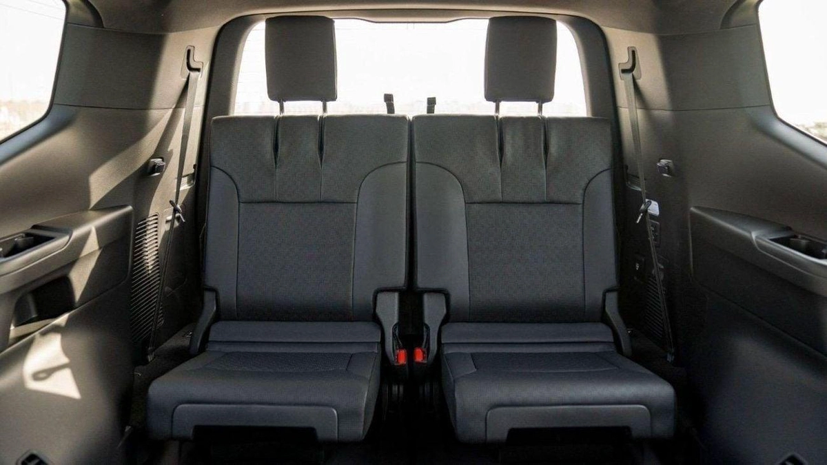 Toyota Land Cruiser VXR toyota land cruiser vxr 3.3L diesel 2025-12-0