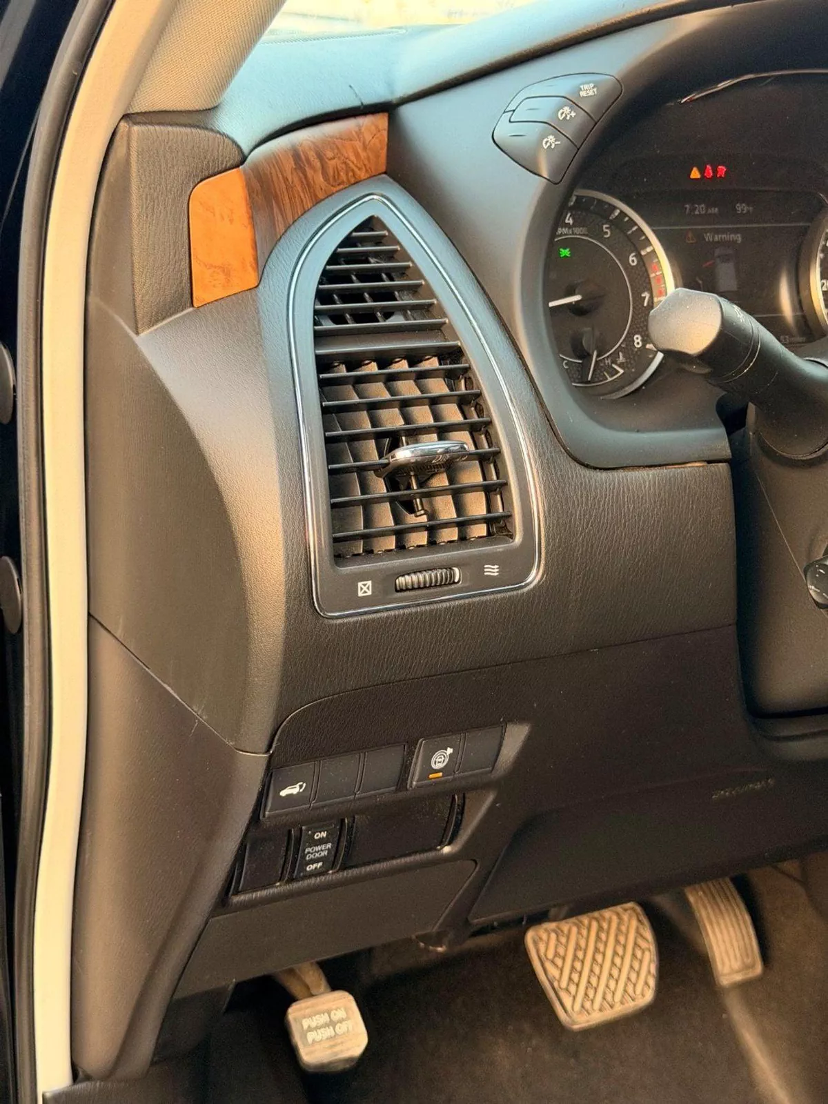 Nissan Armada SL (NON GCC) SL Full option 5.6L-13-0