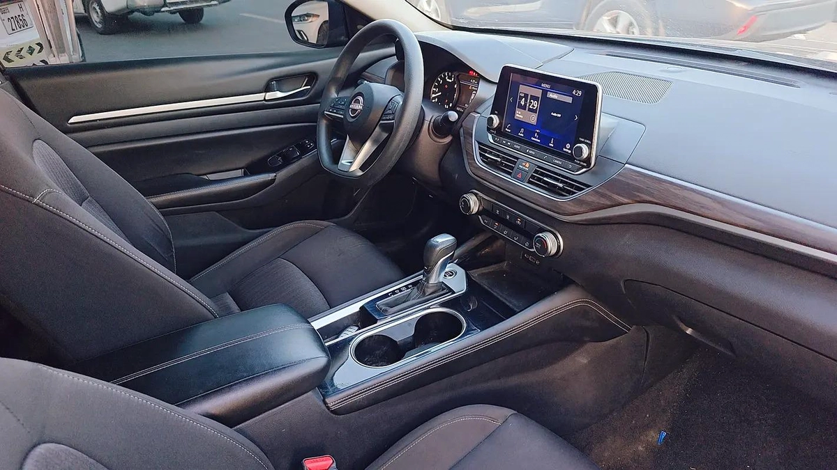 Nissan Altima SV – 2023 – American Specs Model: 2023 Mileage: 83,212 KMS Spec: American Very well-ma-12-12