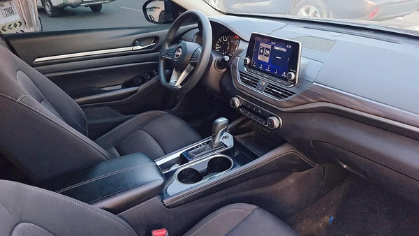 Nissan Altima SV – 2023 – American Specs Model: 2023 Mileage: 83,212 KMS Spec: American Very well-ma