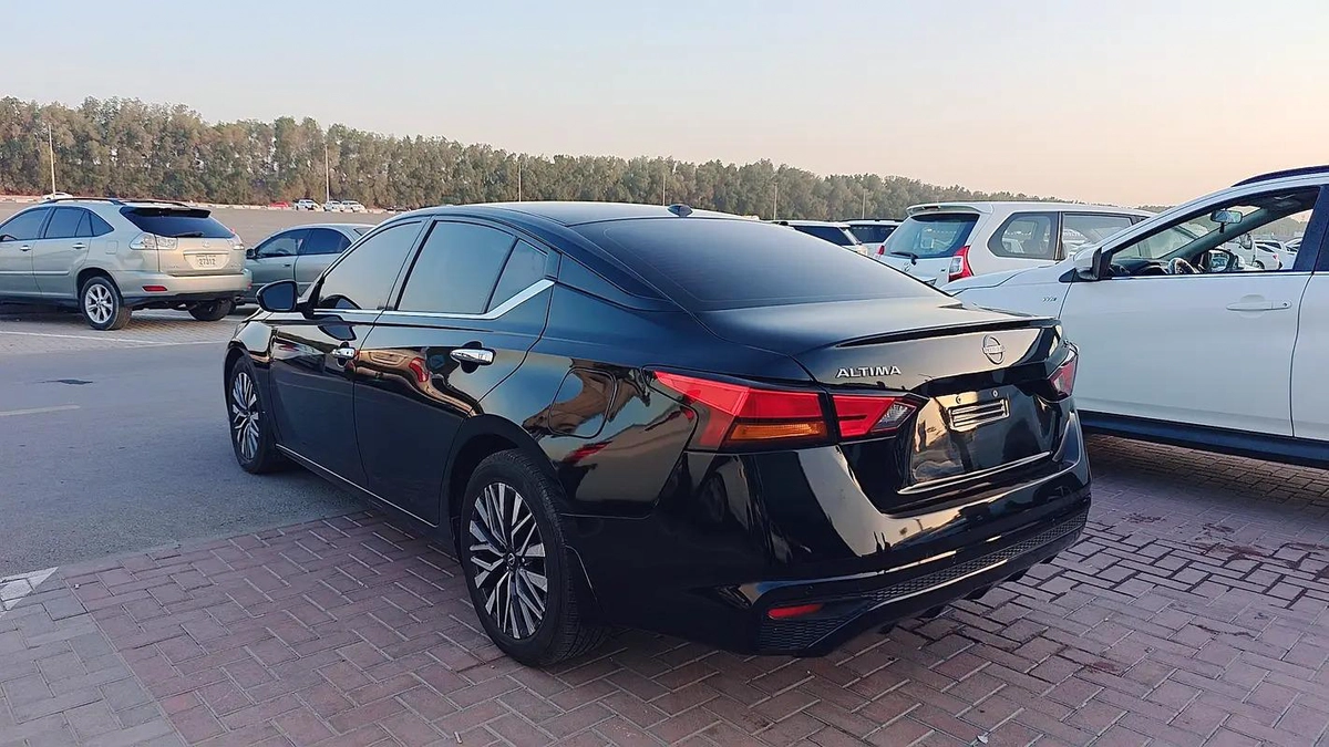 Nissan Altima SV – 2023 – American Specs Model: 2023 Mileage: 83,212 KMS Spec: American Very well-ma-7-7
