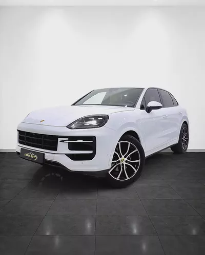 PORSCHE CAYENNE GCC 2024 CARBON PACKAGE + WARRANTY UNTILL 2028-0