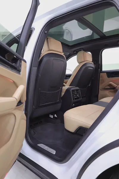 PORSCHE CAYENNE GCC 2024 CARBON PACKAGE + WARRANTY UNTILL 2028-10