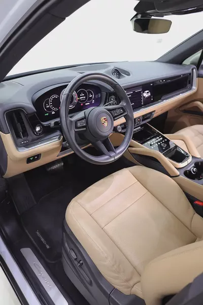 PORSCHE CAYENNE GCC 2024 CARBON PACKAGE + WARRANTY UNTILL 2028-5