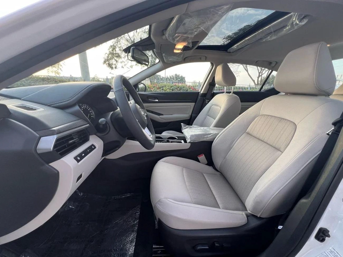 Nissan Altima 2.5 SV-12-12