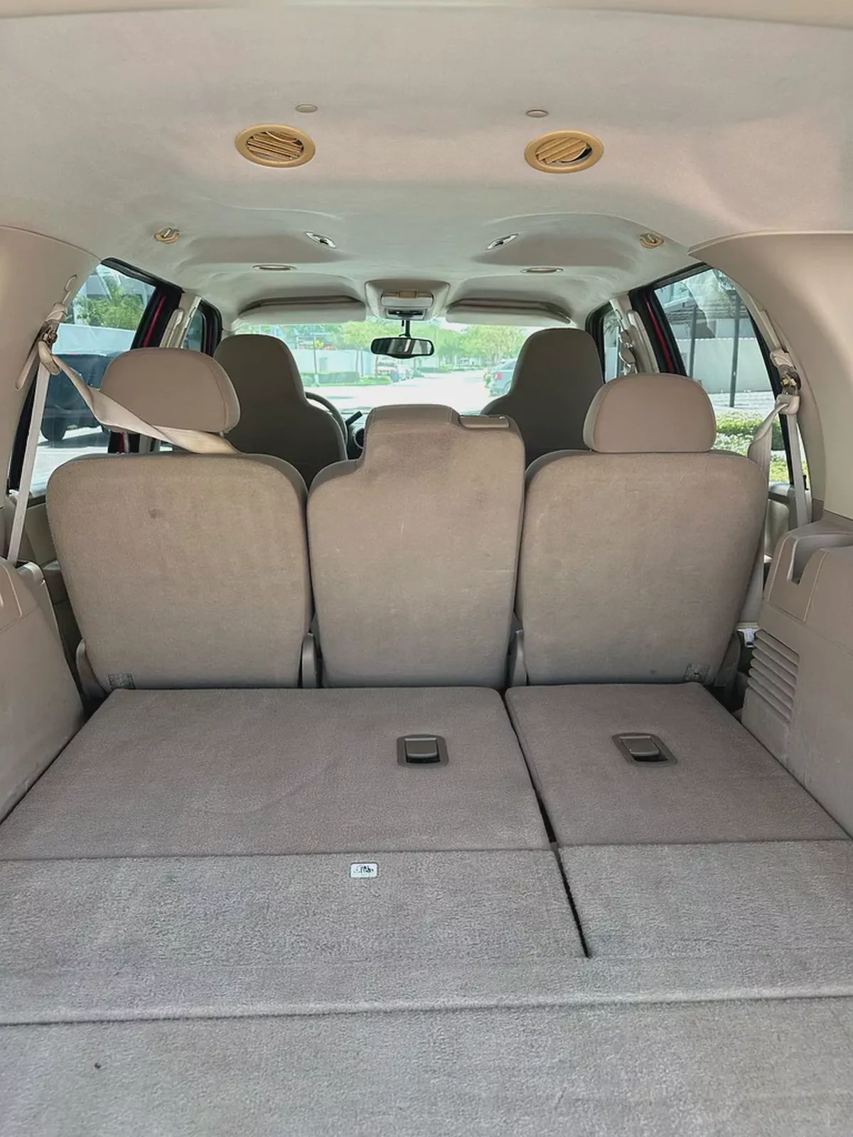 FORD EXPEDITION XLT 2004 GCC-8-8