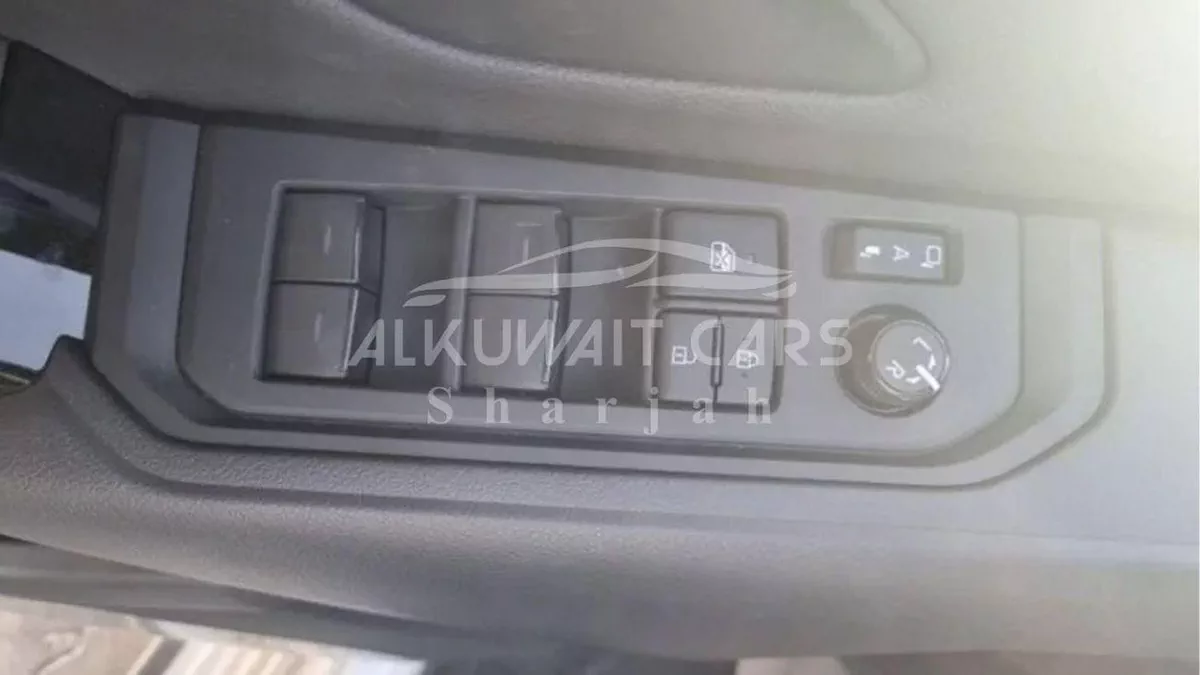 Toyota Land Cruiser GXR TOYOTA LAND CRUISER LC300 GXR 4.0P AT MY2025-13-0