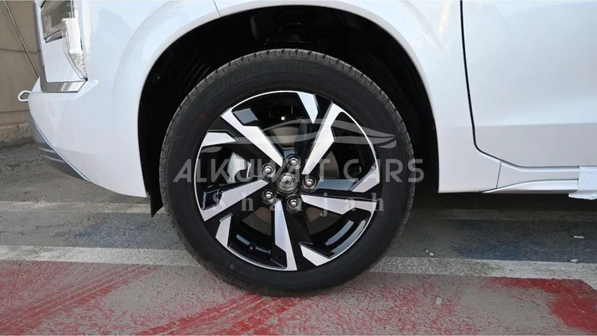 Mitsubishi Xpander HIGH LINE MITSUBISHI XPANDER 1.5L PETROL AT-5-0