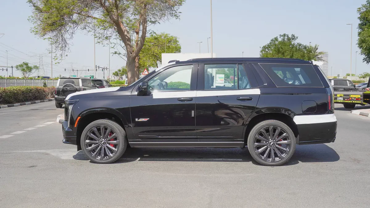 Cadillac Escalade-V | 2026 | GCC Specs | Petrol | 6.2L Supercharged V8 | 682 HP | AWD-6-6